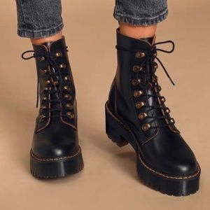 Dr. Martens Leona vintage smooth leather boots